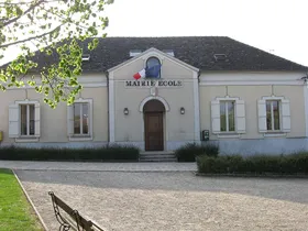 epaviste à proximité de la tombe